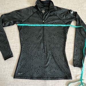 Nike Pro 1/2 Zip Running Shirt Women M Grey Black Digital Print Thumb Holes Walk